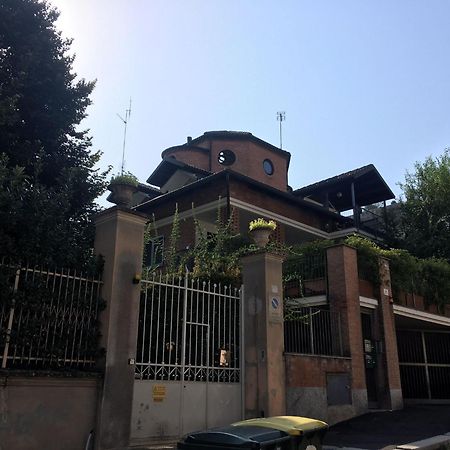 Appartamentino Autonomo Zona Gran Madre Di Dio تورينو المظهر الخارجي الصورة